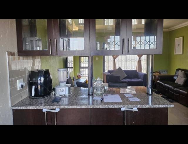 2 BEDROOM APARTMENT FOR SALE IN BRACKENDOWNS